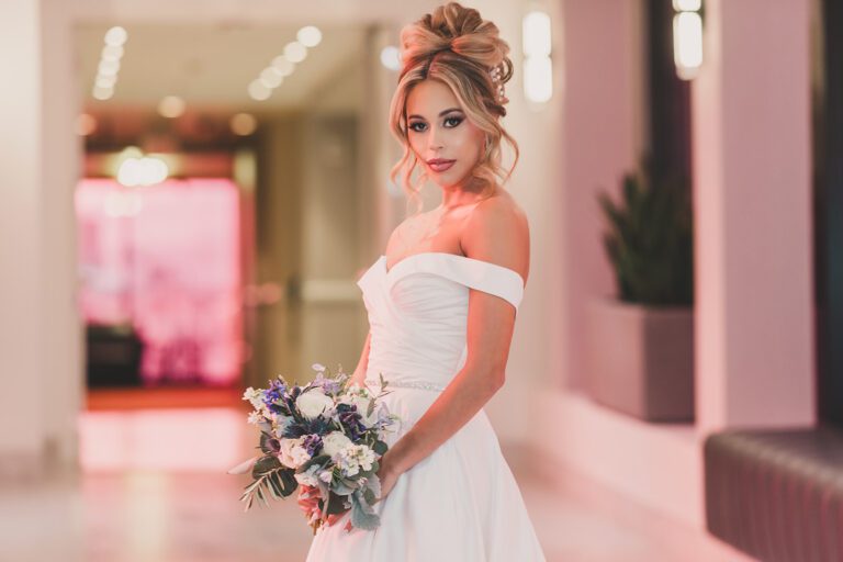 Top Tips for a Stress-Free Wedding Day – Tip #10 When Should A Brides Hair & Makeup Be Done