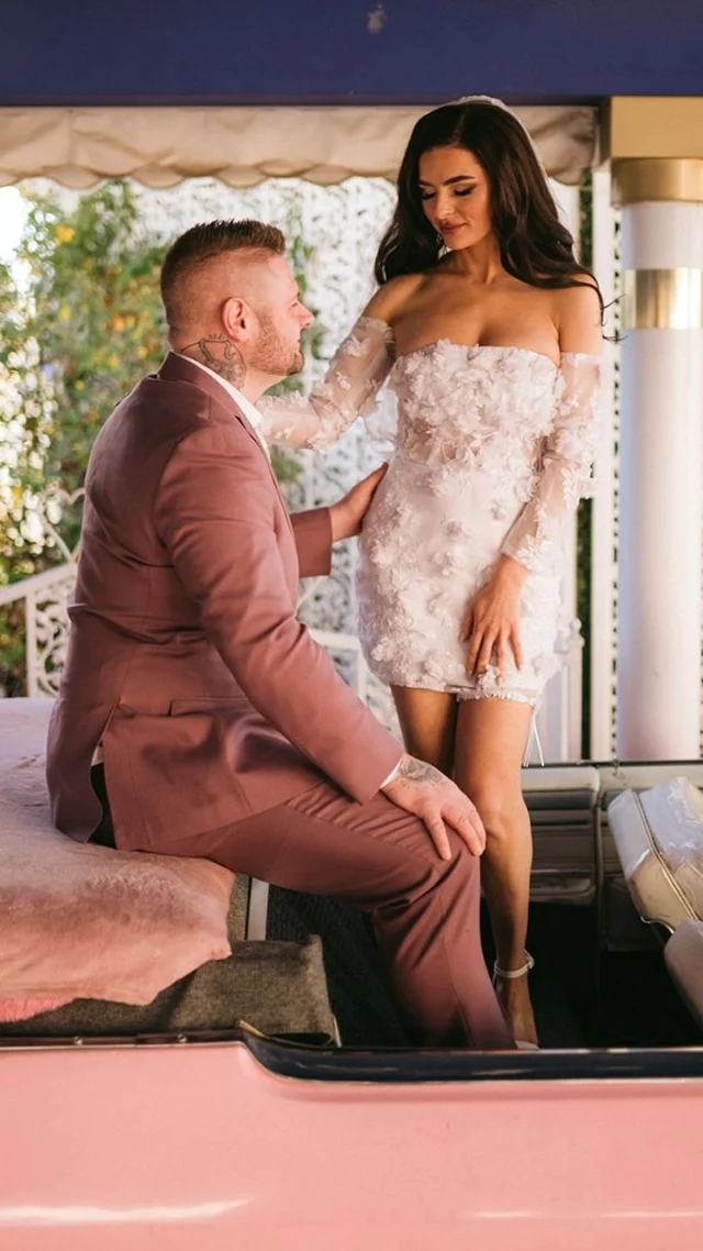 How Much to Tip Hair And Makeup for Wedding: Essential Guide